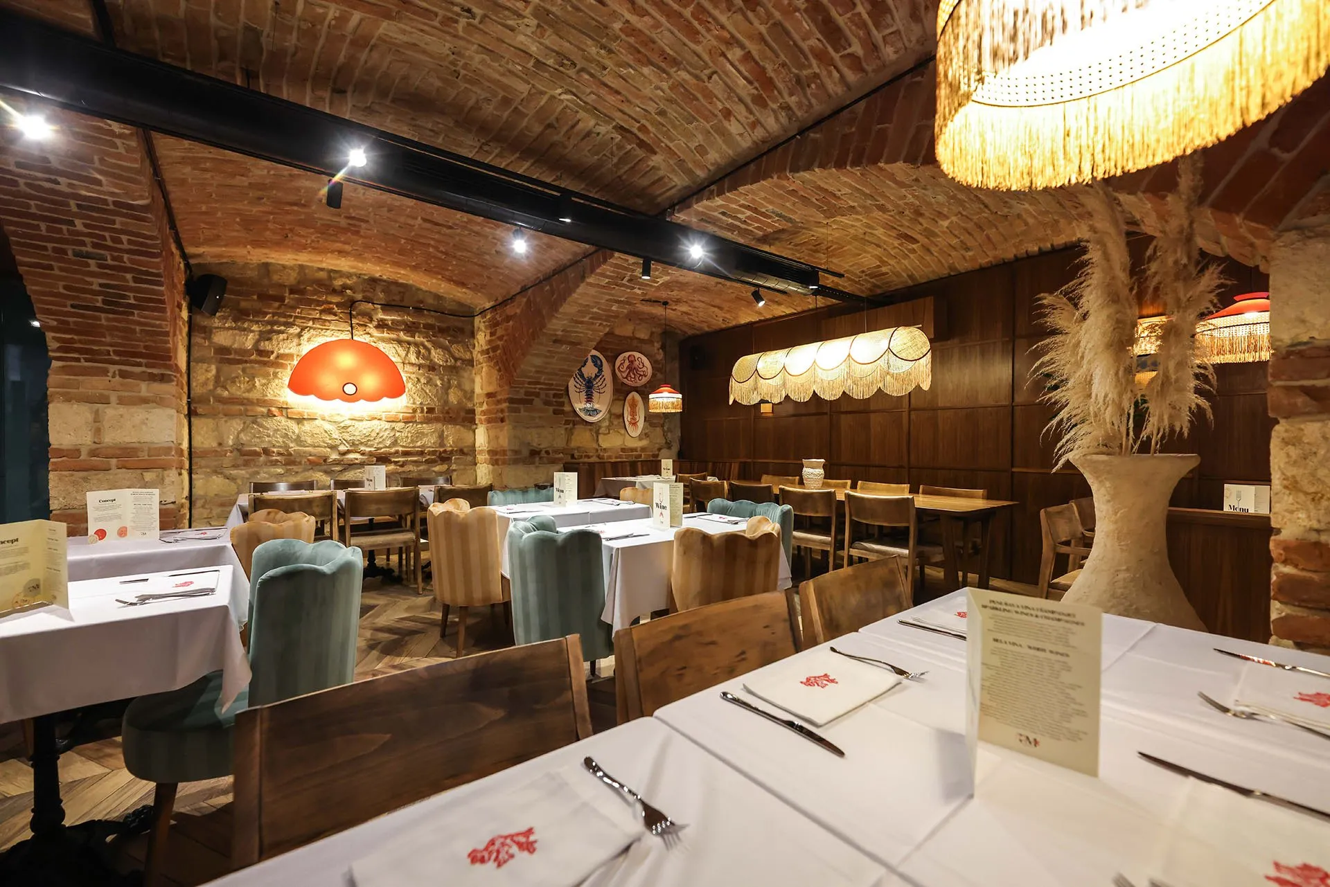 Enterijer Bistroa pod ciglenim svodovima